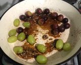 Foto del paso 1 de la receta: Queso con uvas y jamón