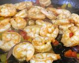 Foto del paso 2 de la receta: Ensalada de camarones con mango