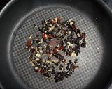 A picture of step 2 of Sugar Snaps Stir Fried with Mince and Fermented Black Beans.