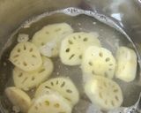 Hình bước làm 1 của món Canh tim gà hầm nấm củ sen