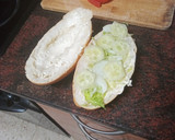 Foto del paso 3 de la receta: Bocadillo de merluza rebozada con ensalada y mayonesa