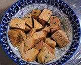Hình bước làm 1 của món Chả lụa kho trứng cút