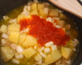 Foto del paso 5 de la receta: Merluza guisada en salsa de langostinos