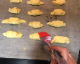 Foto del paso 3 de la receta: Mini croissant rellenos de chocolate muy fáciles 🍫