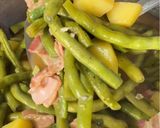 A picture of step 5 of Braised Pork with Green Beans (豆角土豆炖猪肉).