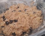 Foto del paso 2 de la receta: Masitas de avena, banana y chips de chocolate (muy fácil)