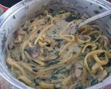Foto del paso 4 de la receta: Pasta con espinacas y champiñones a la crema