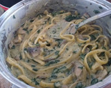 Foto del paso 4 de la receta: Pasta con espinacas y champiñones a la crema