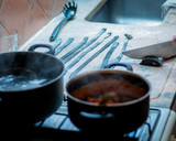 Foto del paso 1 de la receta: Fettuccine negro con salsa de mar en La Planchetta