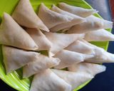 Foto langkah ke 4 dari resep Samosa Rumahan Kulit Lumpia.