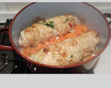Foto del paso 15 de la receta: Pechuga de pavo rellena con salsa de vino