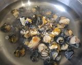 Hình bước làm 4 của món Lẩu riêu cua, ốc, bắp bò