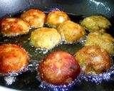 A picture of step 3 of Rui maacher malai kofta(rohu fish ball curry).