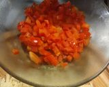 Foto del paso 3 de la receta: Pan con cantimpalo aceitunas moozarella y morrón. ❤️🥖