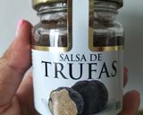 Foto del paso 4 de la receta: Salteado trufado de espinacas con bacon, pasas, piñones y huevo poché