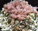 Foto del paso 2 de la receta: Zapallo italiano con pollo y champiñón