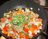 Foto del paso 2 de la receta: Tortilla de papas con longaniza