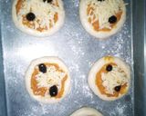 صورة لخطوة 4 من وصفة ميني بيتزا Mini pizza 🥰❤️