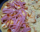 Foto del paso 4 de la receta: Menú fácil - pizza con provolone y algo más
