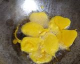 आलू के पकोड़े(aloo k pakode recipe in hindi) रेसिपी चरण 3 फोटो