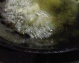Foto langkah ke 5 dari resep Ayam Goreng Kremes.