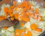 Foto del paso 2 de la receta: Merluza en salsa de la huerta