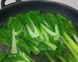 Foto langkah ke 3 dari resep Pakcoy Sosis Saus Tiram.