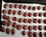 A picture of step 4 of Coffee Bean Cookies.