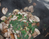 Foto del paso 3 de la receta: Hojaldre de mar y tierra