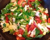 Foto del paso 1 de la receta: Tortilla de arvejas con vegetales y salmón