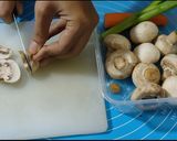 Foto langkah ke 1 dari resep Jamur Wortel Saus Tiram.