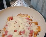 Foto langkah ke 6 dari resep Pizza Roti Telur.