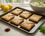 صورة لخطوة 4 من وصفة مثلثات الانتعاش (Crunchy Zesty Triangles) ☀️ سناك صيفي "اختراع" في 10 دقائق!