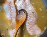 Foto del paso 4 de la receta: Chernia, espárragos con salsa de fumet de langostinos