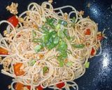 Foto langkah ke 4 dari resep Tumis Spaghetti Kari Pedas.