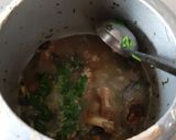 A picture of step 3 of Leg soup.