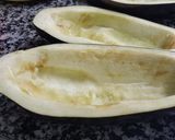 Foto del paso 1 de la receta: Berenjenas rellenas de carne y olivas