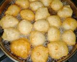 A picture of step 2 of Milk drizzled puff puff.