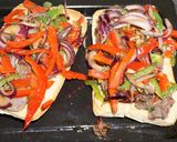 Foto del paso 3 de la receta: Churrasco de lomo sobre tostadas de pan ciabatta con pimientos y cebolla