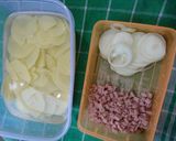 Foto langkah ke 1 dari resep Kentang masak susu (potato au gratin).
