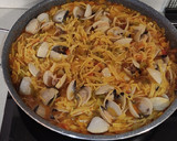 Foto del paso 9 de la receta: Cazuela de fideos con almejas