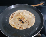 A picture of step 1 of Bhakhri Pizza.