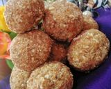 A picture of step 4 of Urad dal laddu.