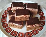 Csehszlovák krémes (meggyel) recept fázis 5 fotója