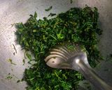 मैंथी के भरवा परांठे(methi ke bharwa parathe recipe in Hindi) रेसिपी चरण 2 फोटो