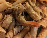 A picture of step 3 of "Creamy Shrimp Red Wine Pasta" #Cookpad.