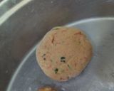 A picture of step 5 of Carrot paratha with salsa fillings.