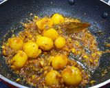 A picture of step 5 of Lasooni Aloo Methi.