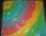Foto langkah ke 4 dari resep Bolu gulung rainbow.