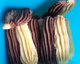 Foto langkah ke 6 dari resep Kue semprit 2 warna.